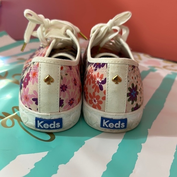 Nib KATE SPADE Keds Kickstart KS Logo PFC Pink size 9.5M Floral / Gold Details - Picture 2 of 8